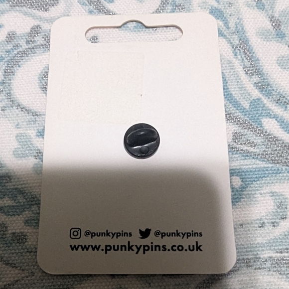 Punky Pin - Picture 2 of 2